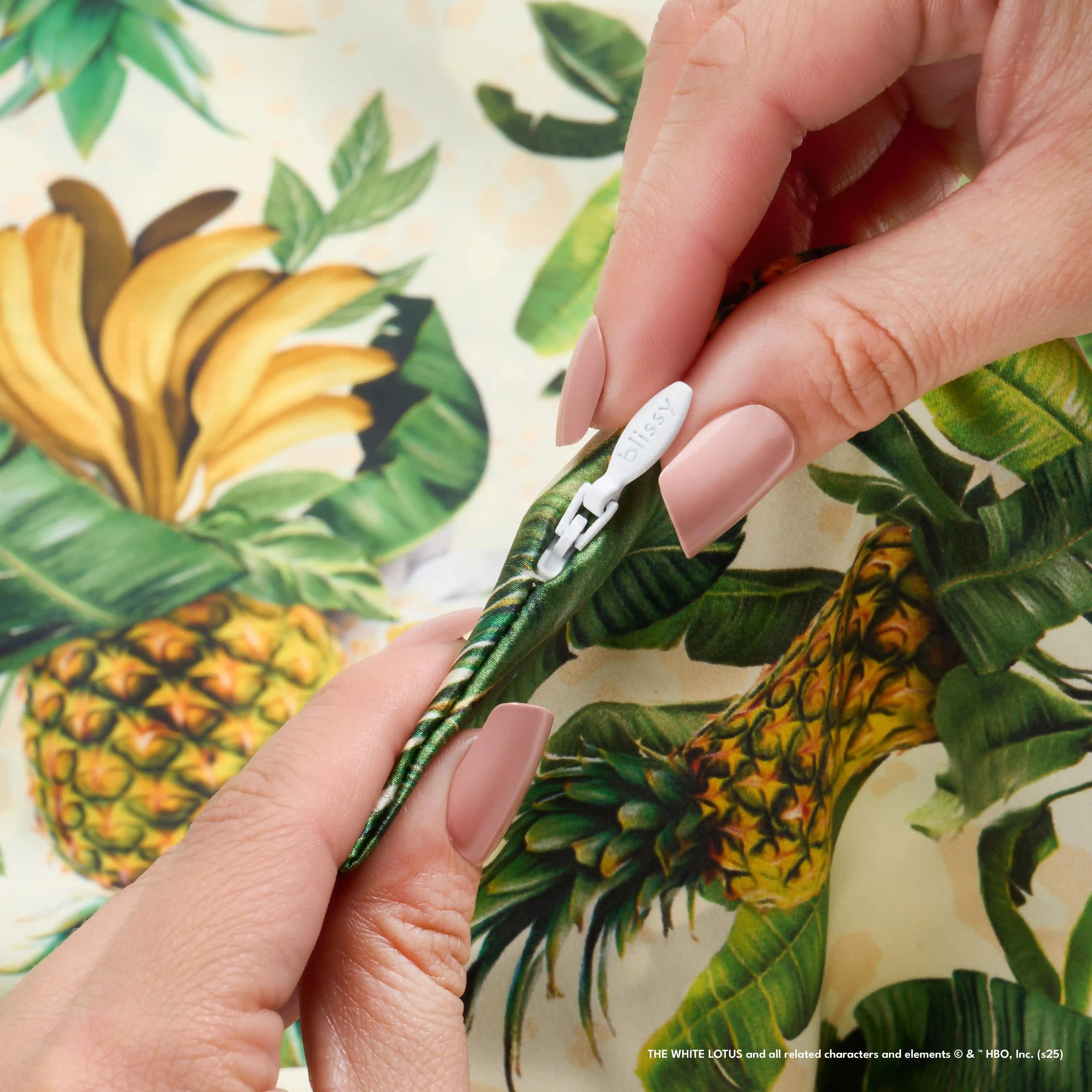 Pillowcase - White Lotus - Pineapple - Standard